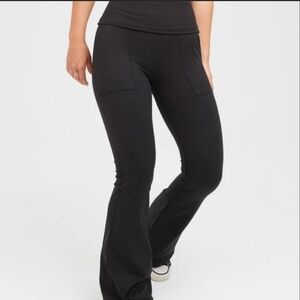 Offline by Aerie Flare leggings! 🖤